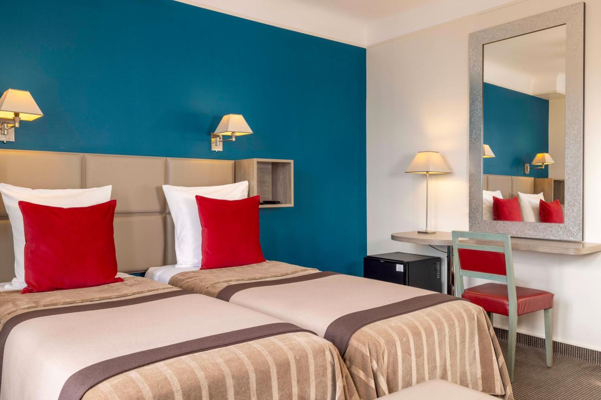 Superior Twin Room,1602339179:JPEG